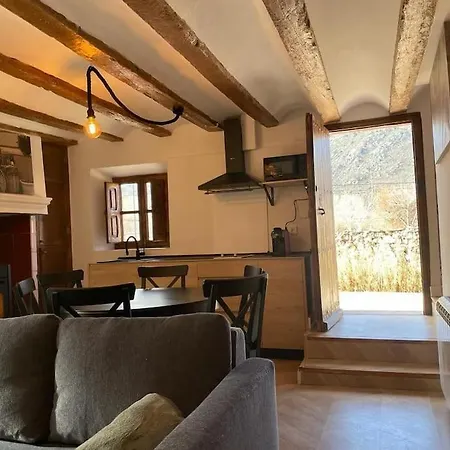 Acogedora Casa Con Patio-parking Ferienhaus *
